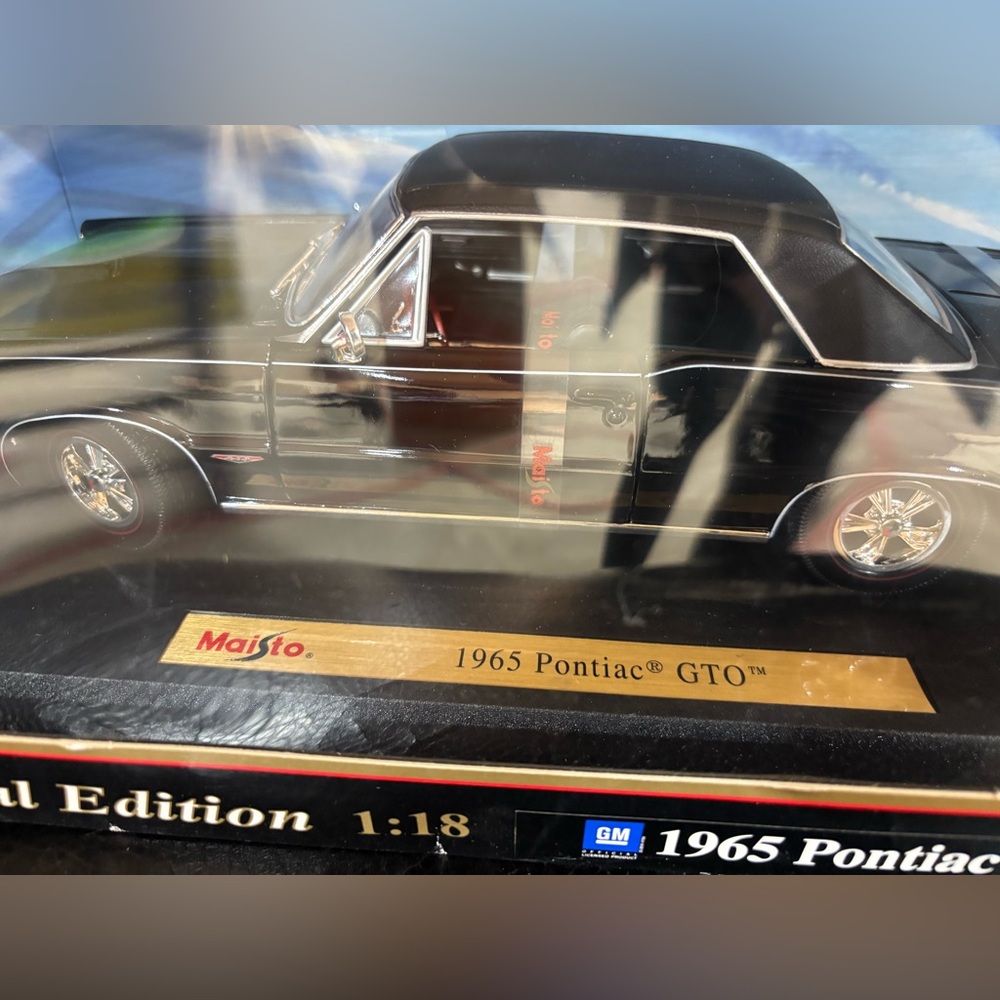 Maisto 1965 Pontiac GTO Model Car